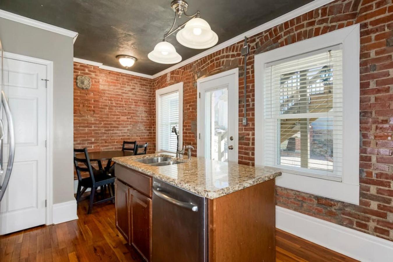 Entire Loft Downtown With Free Parking Villa Kansas City Exteriör bild